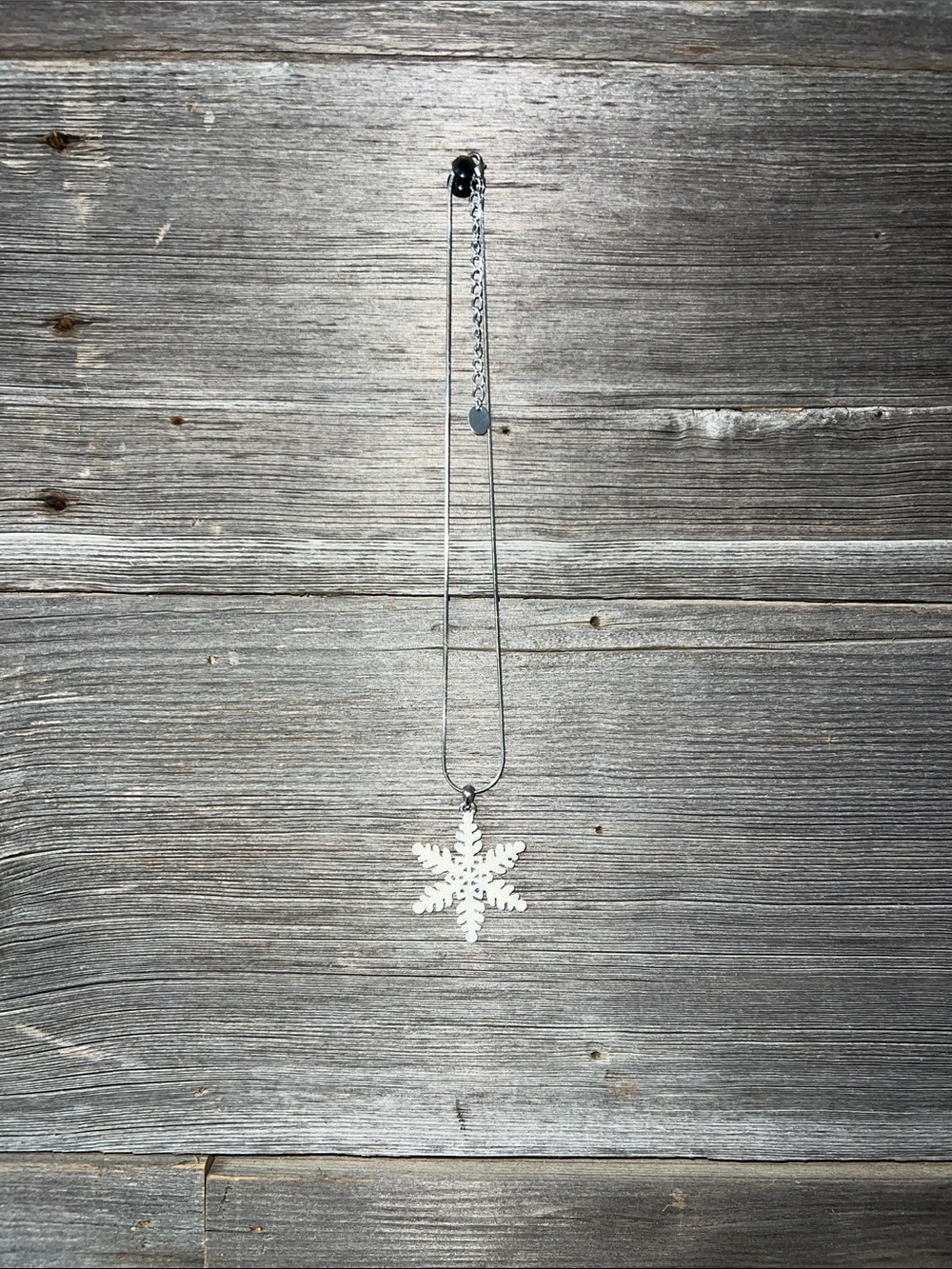 Jewelry: Icing Snowflake Glitter Pendant Necklace 90s/Y2K